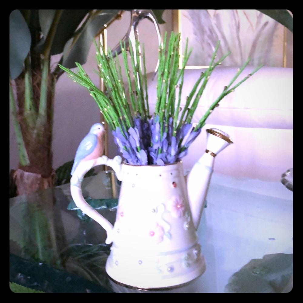 NIB LENOX PETALS AND PEARLS VASE
